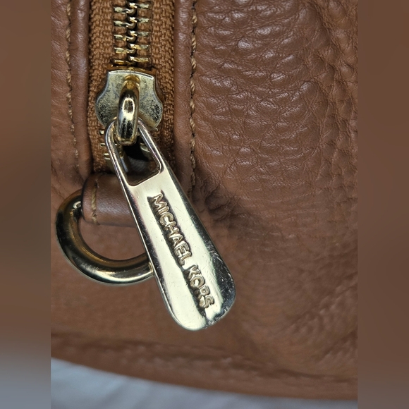 Michael Michael Kors aprox 11" X 9"inch- Tan Leather Gold Hardware Satchel - Picture 10 of 15